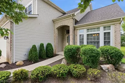 15220 Chestnut Oak Lane, Strongsville, OH 44149 - Photo 2