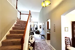 15220 Chestnut Oak Ln, Strongsville, OH 44149 - Photo 2