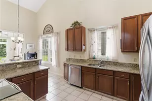 15220 Chestnut Oak Ln, Strongsville, OH 44149 - Photo 6