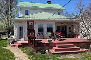 417 2nd St NE, New Philadelphia, OH 44663 - Photo 2