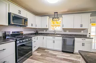 19 Osborne St, Washington, WV 26181 - Photo 14