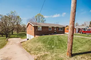 19 Osborne St, Washington, WV 26181 - Photo 2
