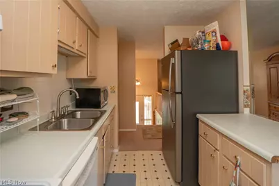 1744 Oak Trail Street NE, Massillon, OH 44646 - Photo 12
