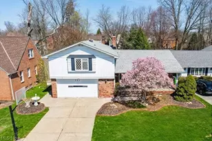 131 E 194th St, Euclid, OH 44119 - Photo 2