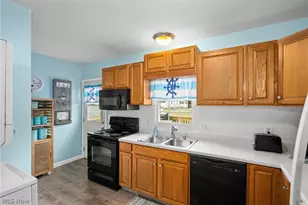 515 W 2nd St, Port Clinton, OH 43452 - Photo 10