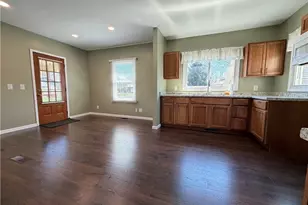 438 Nugent St, Newcomerstown, OH 43832 - Photo 10