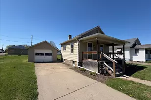 438 Nugent St, Newcomerstown, OH 43832 - Photo 2