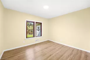 6370 Manchester Rd, Parma, OH 44129 - Photo 20