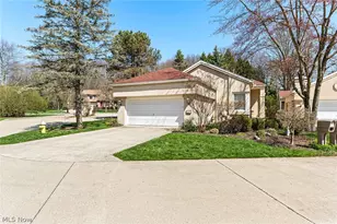 447 Armante Ct, Akron, OH 44313 - Photo 1