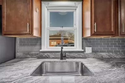 800 Independence Avenue, Akron, OH 44310 - Photo 8