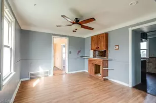 860 E 232nd St, Euclid, OH 44123 - Photo 8
