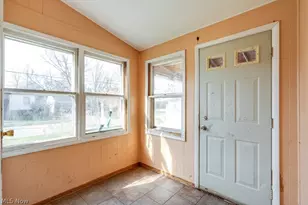860 E 232nd St, Euclid, OH 44123 - Photo 10