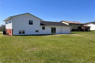 114 Devol Dr, Marietta, OH 45750 - Photo 4