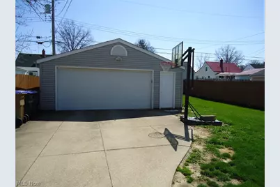 318 Van Buren Avenue, Cuyahoga Falls, OH 44221 - Photo 20