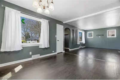 240 E 45th Street, Lorain, OH 44052 - Photo 14