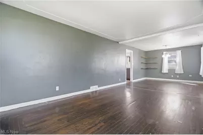 240 E 45th Street, Lorain, OH 44052 - Photo 12