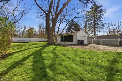 240 E 45th Street, Lorain, OH 44052 - Photo 34