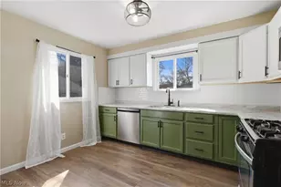 240 E 45th St, Lorain, OH 44052 - Photo 10