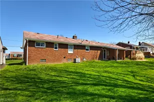 321 Porter Ave, Campbell, OH 44405 - Photo 6