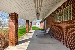 321 Porter Ave, Campbell, OH 44405 - Photo 4