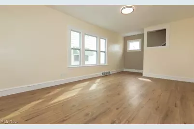 3720 Washington Park, Newburgh Heights, OH 44105 - Photo 6