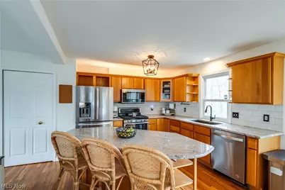 7156 Holzhauer Road, Sagamore Hills, OH 44067 - Photo 12