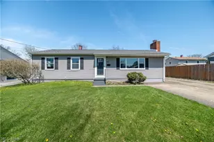 739 Notre Dame Ave, Austintown, OH 44515 - Photo 2