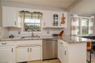 1126 3rd St SW, New Philadelphia, OH 44663 - Photo 14