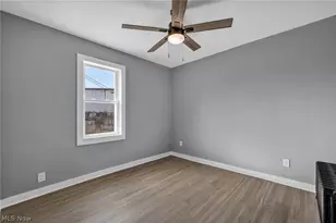 12929 Plover St, Oakwood, OH 44107 - Photo 14