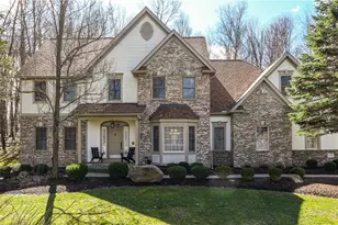 11779 Derbyshire Ln, Chagrin Falls, OH 44023 - Photo 2