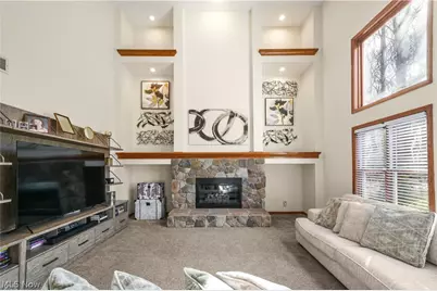 11779 Derbyshire Lane, Chagrin Falls, OH 44023 - Photo 16