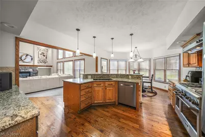 11779 Derbyshire Lane, Chagrin Falls, OH 44023 - Photo 8