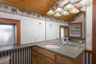 204 S Prospect Ave, Hartville, OH 44632 - Photo 18