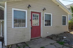 204 S Prospect Ave, Hartville, OH 44632 - Photo 4