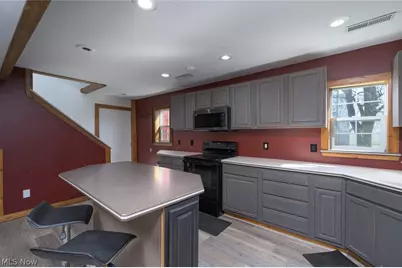 204 S Prospect Avenue, Hartville, OH 44632 - Photo 8