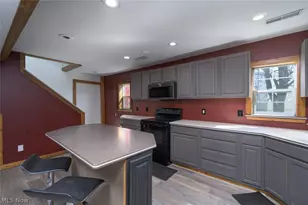 204 S Prospect Ave, Hartville, OH 44632 - Photo 8