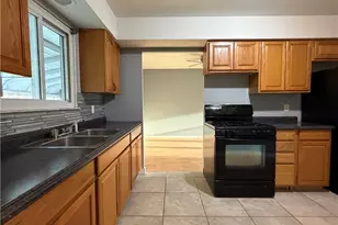 4027 Crest Dr, Loveland, OH 44109 - Photo 4