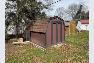 11238 Center Drive NE, Sandyville, OH 44671 - Photo 6