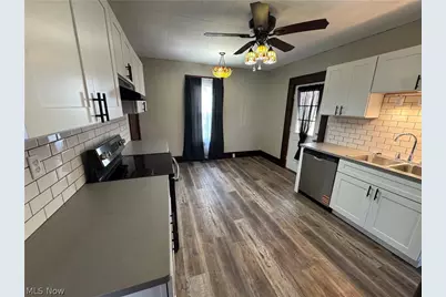 11238 Center Drive NE, Sandyville, OH 44671 - Photo 10