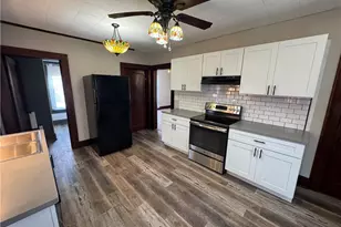 11238 Center Dr NE, Sandyville, OH 44671 - Photo 8