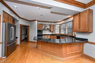 545 San Pier Dr, Akron, OH 44333 - Photo 8