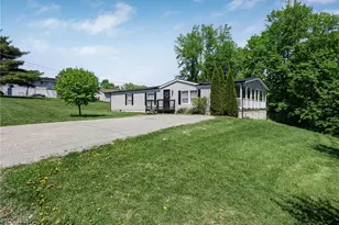 180 Rusty Rifle Rd, Zanesville, OH 43701 - Photo 2