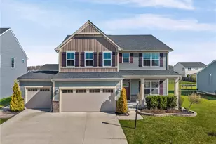 36590 Gladstone Mill Dr, North Ridgeville, OH 44039 - Photo 2