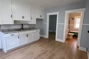 946 E 79th St, Loveland, OH 44103 - Photo 6