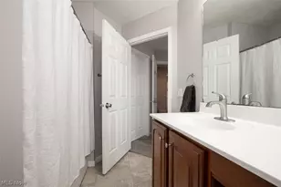 887 Woodfield Ln, Brunswick, OH 44212 - Photo 20