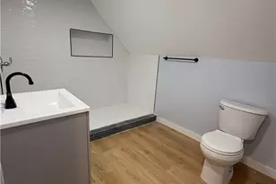 946 E 79th St, Loveland, OH 44103 - Photo 6