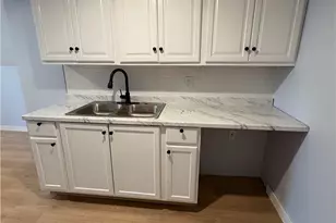 946 E 79th St, Loveland, OH 44103 - Photo 4