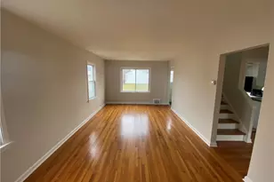 805 E 254th St, Euclid, OH 44132 - Photo 2