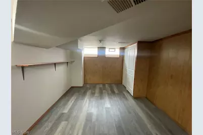 805 E 254th Street, Euclid, OH 44132 - Photo 12