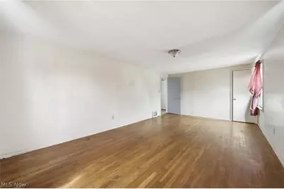324 E 248th Street, Euclid, OH 44123 - Photo 12